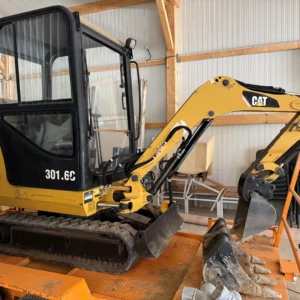 Mini pelle 1.8t d’occasion – Caterpillar 301.60C