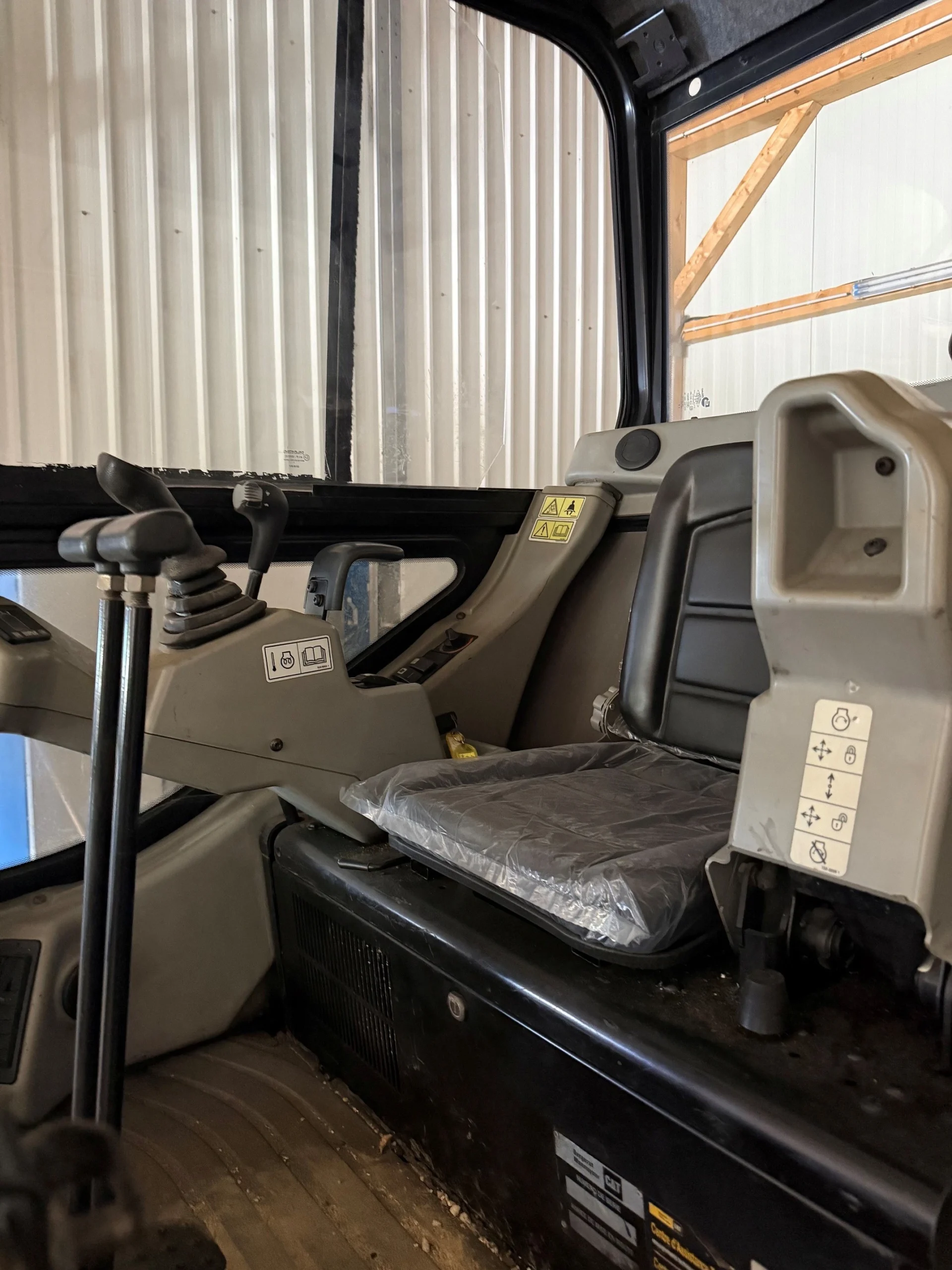 Mini pelle 1.8t d’occasion – Caterpillar 301.60C – Image 3