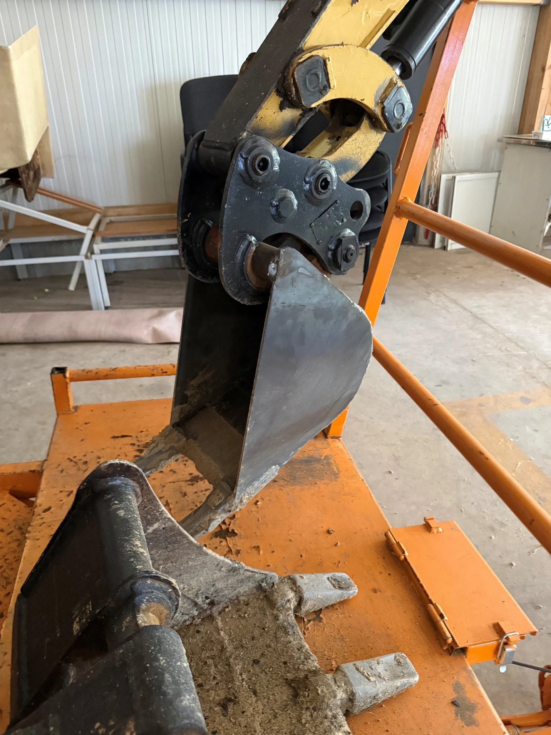 Mini pelle 1.8t d’occasion – Caterpillar 301.60C – Image 6