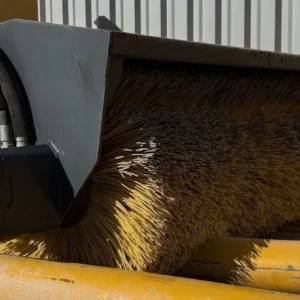 Balayeuse manitou occasion vue laterale