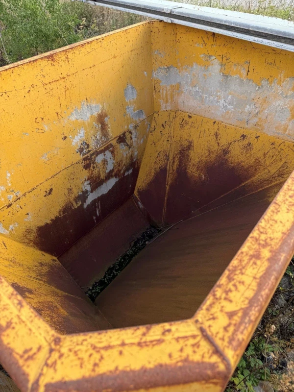 intérieur benne à béton secatol 1200 litres occasion