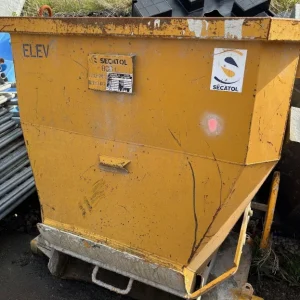 Benne à béton à volant SECATOL occasion 800 litres