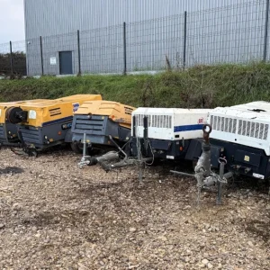 Compresseurs sur roue Atlas Copco d’occasion alignés sur parc matériel