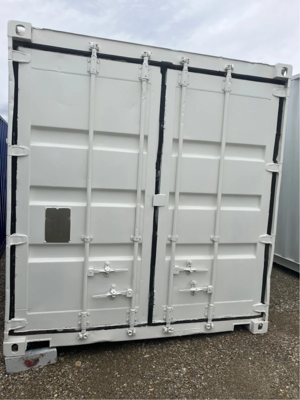 Container 10 pieds d’occasion – façade avant blanche, modèle étanche pour stockage