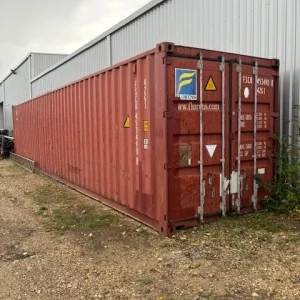 Container 40 pieds d’occasion rouge – vue extérieure avec portes fermées