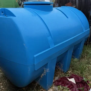 Cuve à eau plastique bleue 1000 litres sur pieds