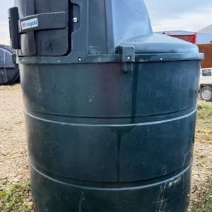Cuve à gasoil plastique 2350 litres avec distributeur – vue générale