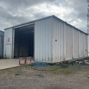 Hangar modulaire B10 isolé de 125 m² – vue extérieure