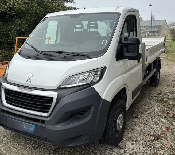 peugeot boxer benne vue avant