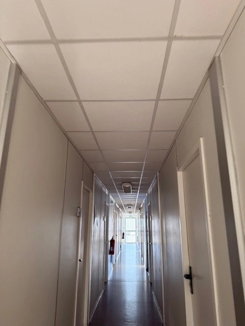 Base vie de chantier - Module 10,00 x 3,00 m avec Pack Électrique – Image 6