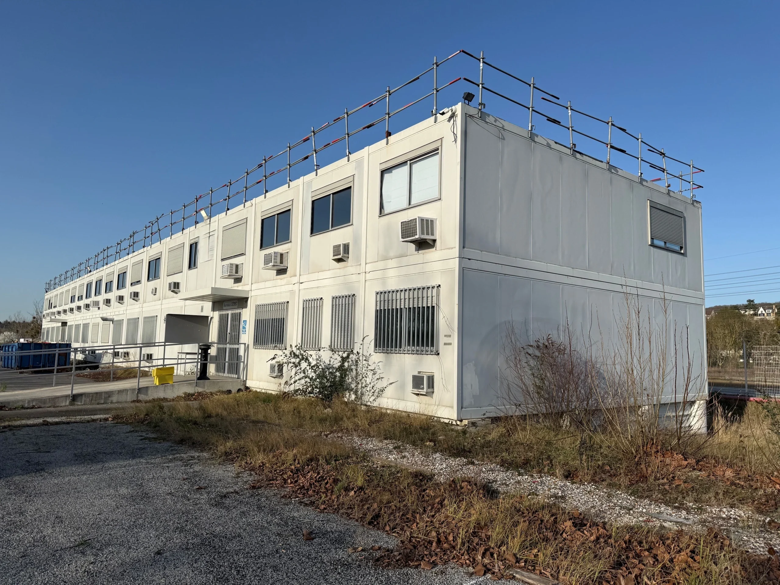 Base vie de chantier - Module 10,00 x 3,00 m avec Pack Électrique