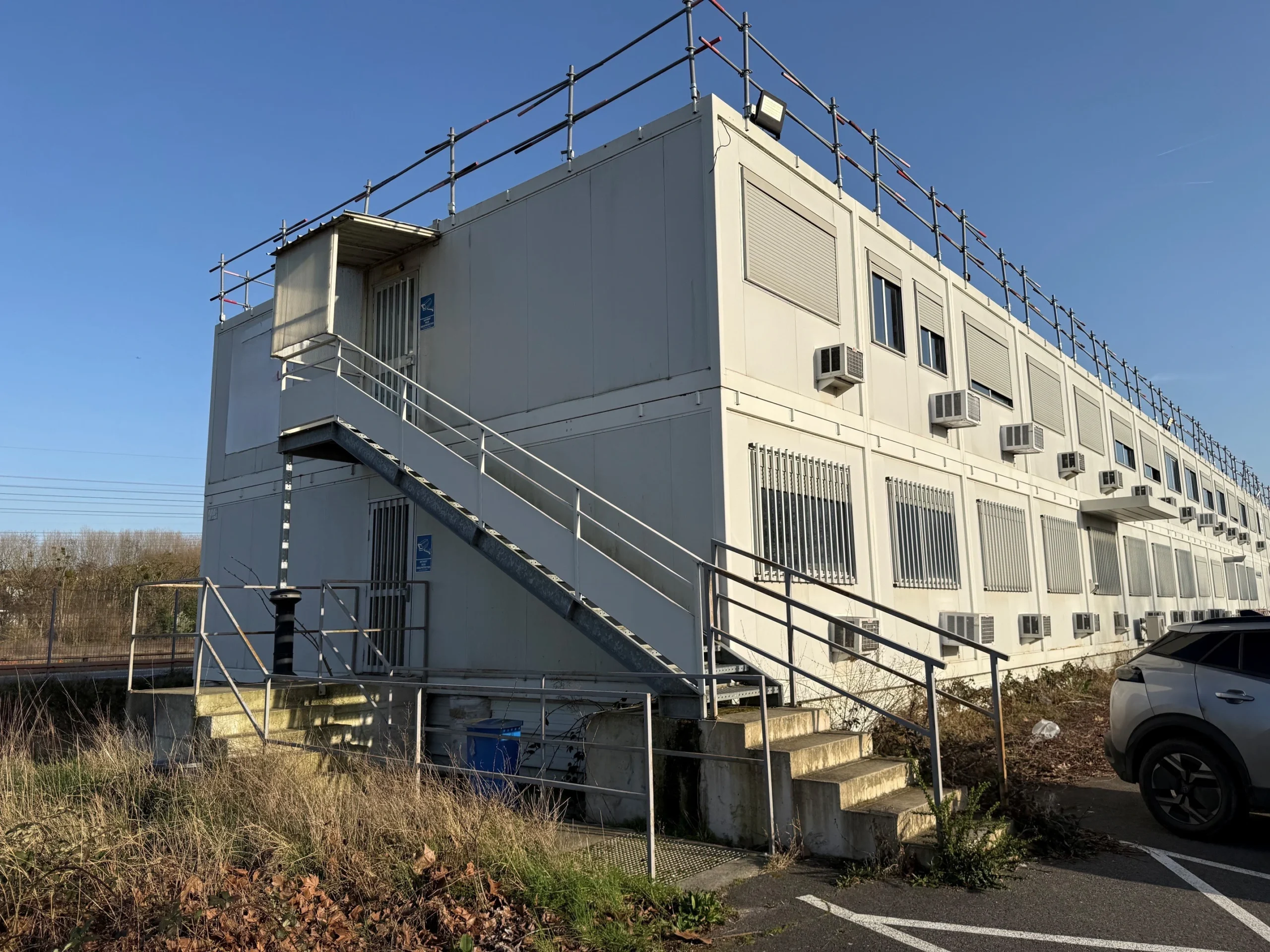 Base vie de chantier - Module 10,00 x 3,00 m avec Pack Électrique – Image 2
